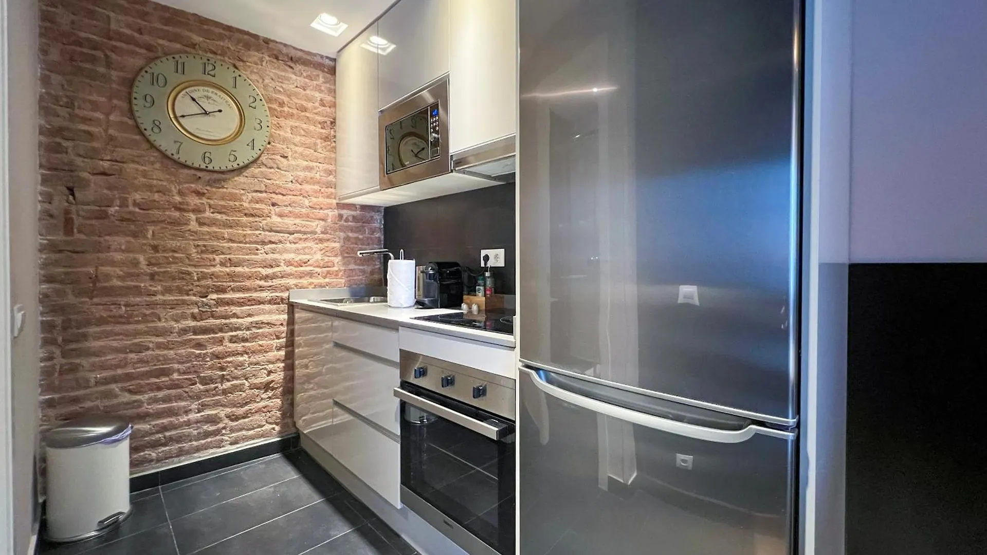 Stay U-Nique Apartments Est Barcelona 0*,  Spanyolország